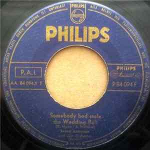 Svend Asmussen - Somebody Bad Stole The Wedding Bell FLAC
